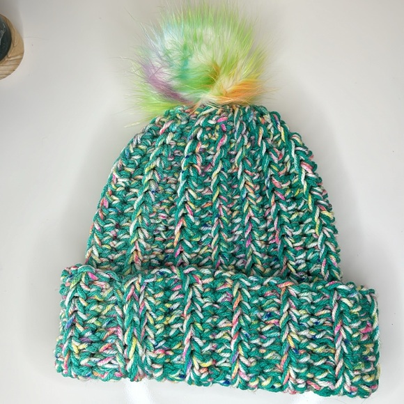 Chunky Ribbed Crocheted Beanie with Faux Fur Pom Pom child ombre teal rainbow - Picture 5 of 6